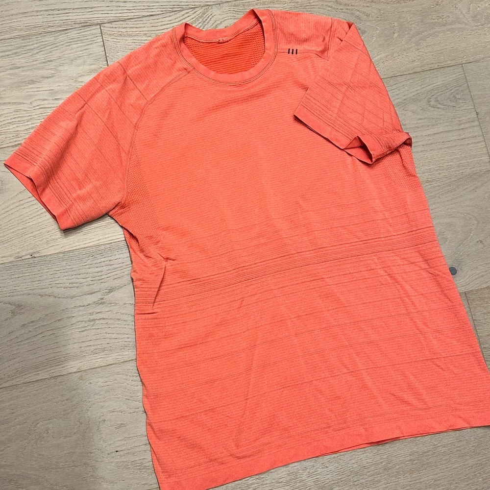 Lululemon Metal Vent Tech short sleeve